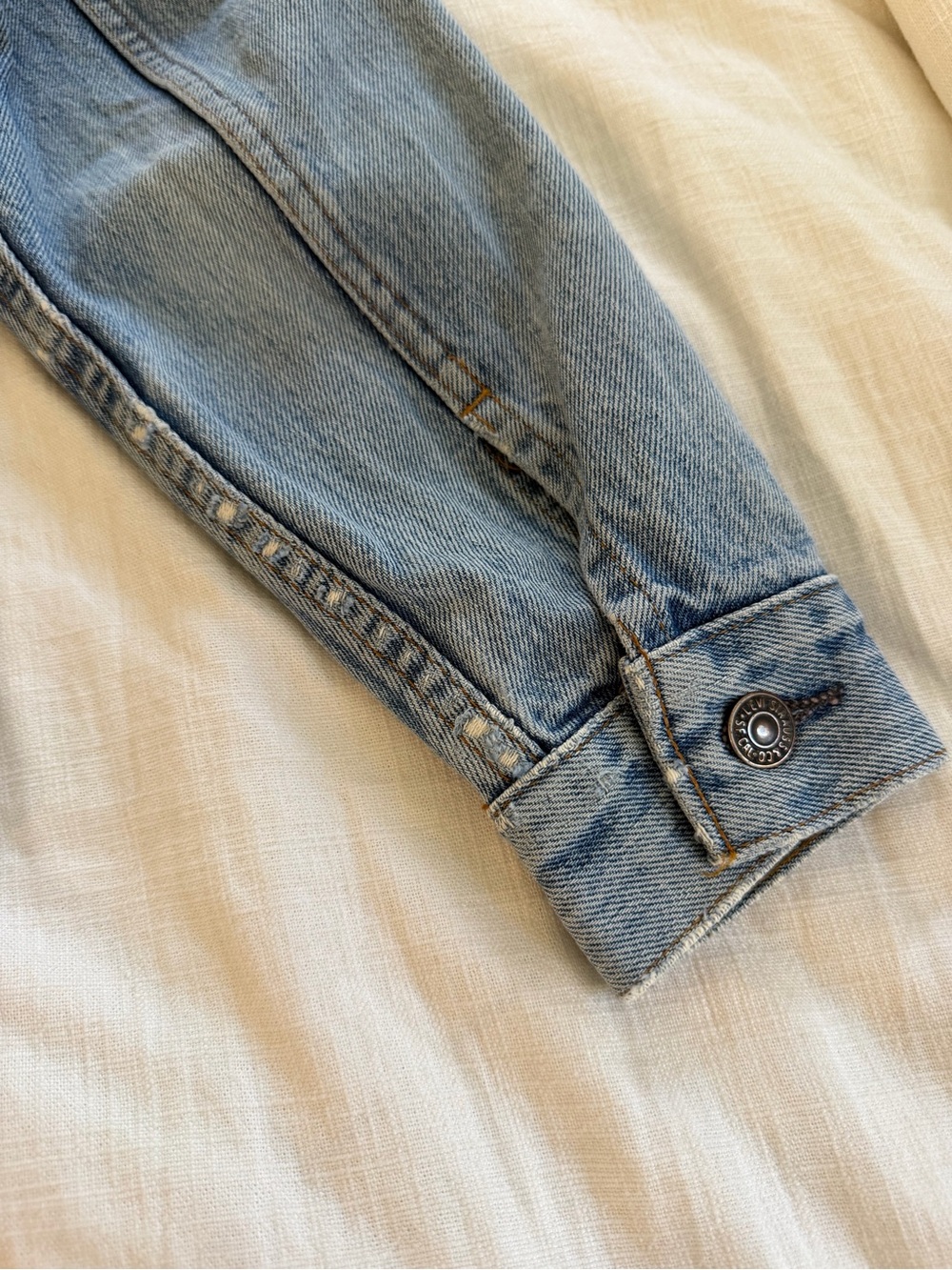 Vintage 1970/1980s Levi’s Type III Denim Jacket - Picture 6 of 16